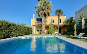 Castello Villa Daphnes - Private Pool & Whirlpool